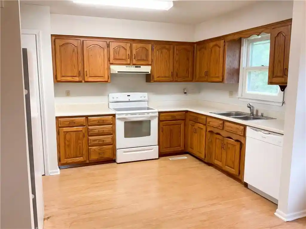 Listing Photo 2 - Condo for sale in 905 Deer Run located at 905 Deer Run, Warrensburg, MO 64093 - Unit 905 Deer Run