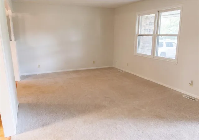 Photo 3 of Condo for sale at 905 Deer Run #3, Warrensburg, MO 64093 | MLS# 2647951 | Listing updated on 2026-10-20