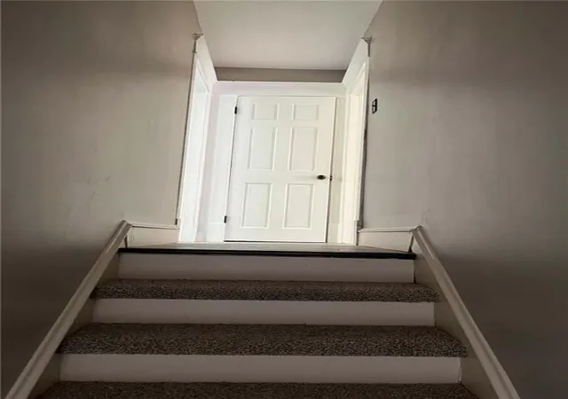 Photo 4 of Single family home for sale at 1733 S Crescent Ave, Independence, MO 64052 | MLS# 2647952 | Listing updated on 2026-10-21