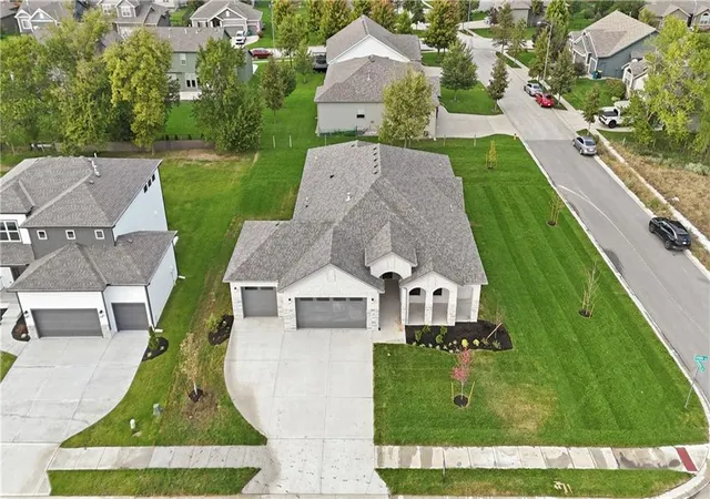 Photo 2 of Single family home for sale at 18520 W 195th Street, Spring Hill, KS 66083 | MLS# 2647954 | Listing updated on 2026-10-22