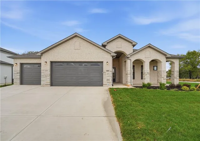 Photo 3 of Single family home for sale at 18520 W 195th Street, Spring Hill, KS 66083 | MLS# 2647954 | Listing updated on 2026-10-22