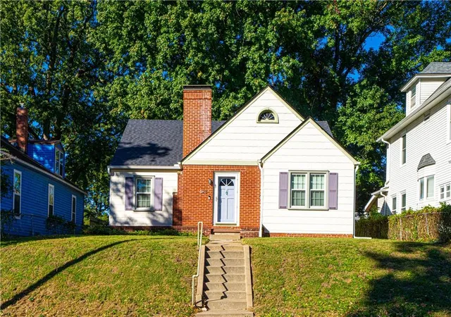 Photo 3 of Single family home for sale at 628 24th Street, St Joseph, MO 64501 | MLS# 2647955 | Listing updated on 2026-10-21