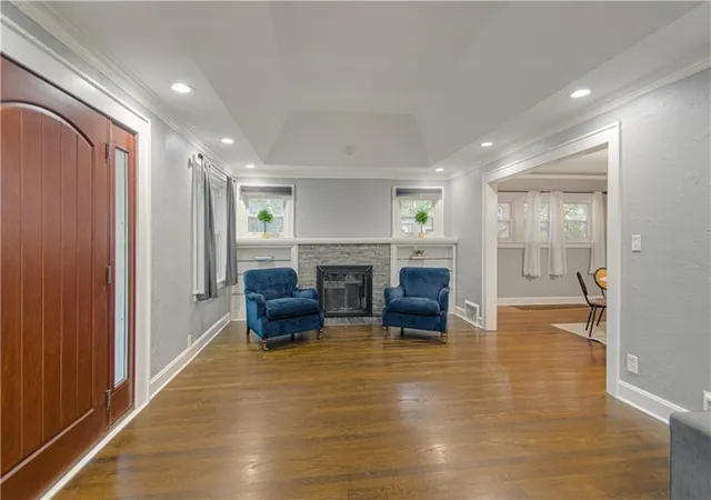 Photo 2 of Single family home for sale at 7301 Summit St, Kansas City, MO 64114 | MLS# 2647961 | Listing updated on 2026-10-24