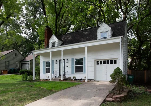 Photo 3 of Single family home for sale at 5612 Birch St, Roeland Park, KS 66205 | MLS# 2647968 | Listing updated on 2026-10-23