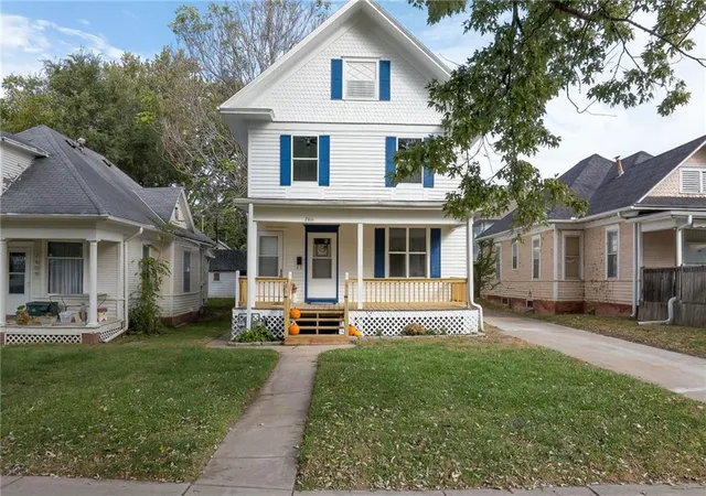 Single family home for sale at 2611 Renick St, Saint Joseph, MO 64507 | MLS# 2647979