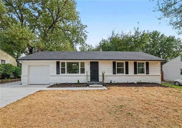 Photo 1 of Single family home for sale at 8507 Kentucky Ave, Raytown, MO 64138 | MLS# 2647981 | Listing updated on 2026-10-21