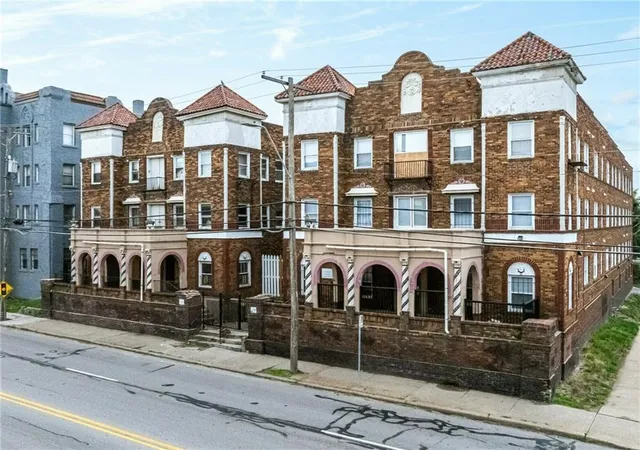 Multi family home for sale at 115 W 39th Street, Kansas City, MO 64111 | MLS# 2647984