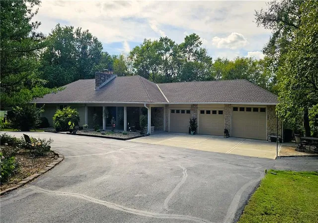 Photo 2 of Sale Pending at Red Bird Ln S, Olathe, KS 66061 | MLS# 2647985 | Listing updated on 2026-10-22