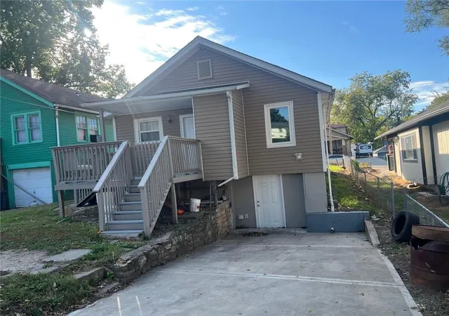 Photo 3 of Single family home for sale at 1967 N 30th Street, Kansas City, KS 66104 | MLS# 2647987 | Listing updated on 2026-10-22