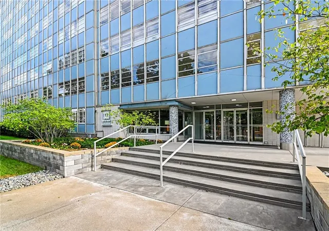 Photo 4 of Condo for sale at 333 W Meyer Blvd #310, Kansas City, MO 64113 | MLS# 2647992 | Listing updated on 2026-10-22