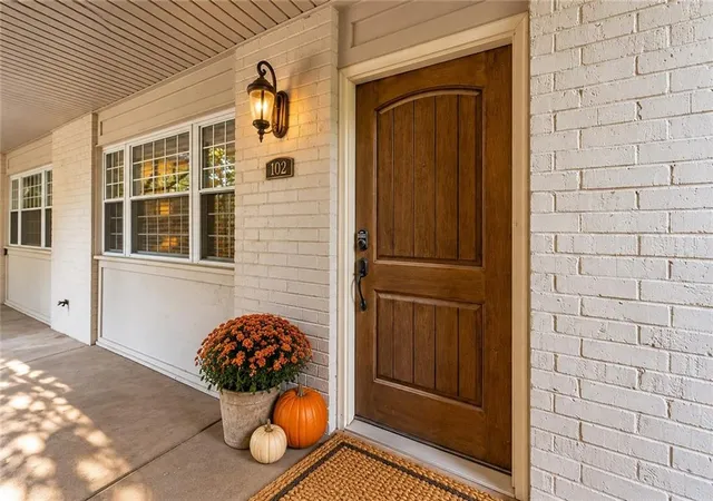 Photo 1 of Condo for sale at 4500 Jefferson St #102, Kansas City, MO 64111 | MLS# 2647996 | Listing updated on 2026-10-21