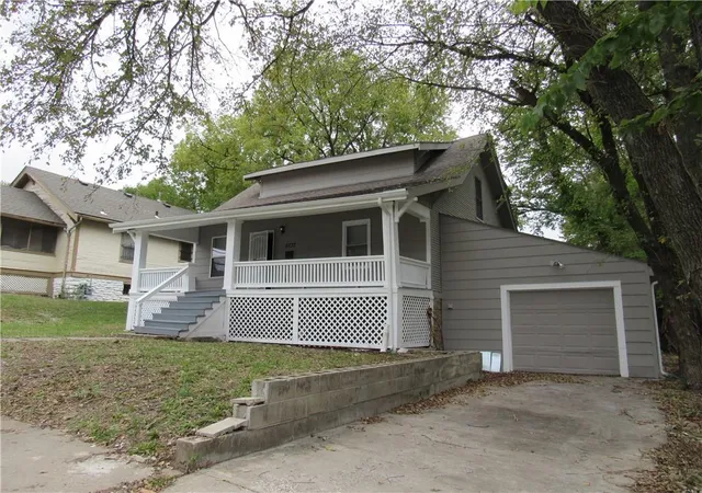 Photo 2 of Single family home for sale at 5737 Indiana Ave, Kansas City, MO 64130 | MLS# 2647998 | Listing updated on 2026-10-28