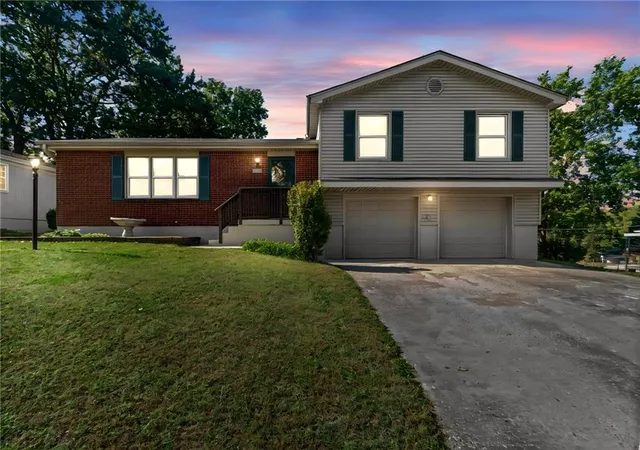 Single family home for sale at 7512 N Baltimore Ave, Kansas City, MO 64118 | MLS# 2648006
