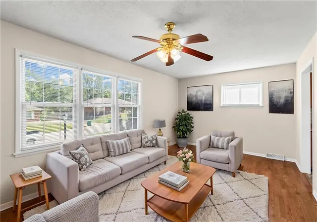 Photo 2 of Single family home for sale at 7512 N Baltimore Ave, Kansas City, MO 64118 | MLS# 2648006 | Listing updated on 2026-10-23