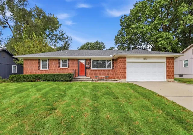 Photo 2 of Single family home for sale at 8914 Park St, Lenexa, KS 66215 | MLS# 2648007 | Listing updated on 2026-10-22