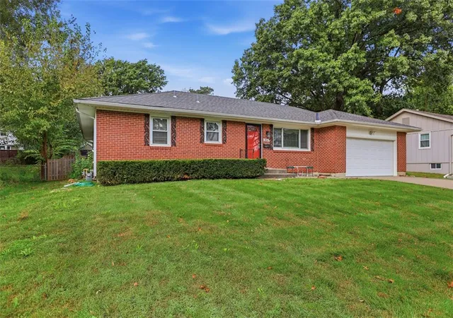 Photo 3 of Single family home for sale at 8914 Park St, Lenexa, KS 66215 | MLS# 2648007 | Listing updated on 2026-10-22
