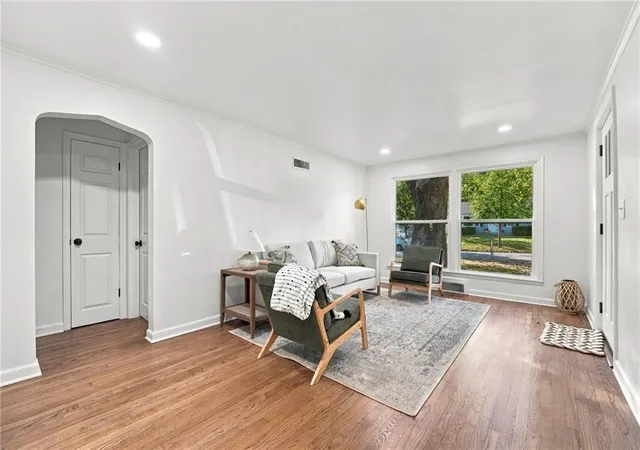 Photo 1 of Single family home for sale at 7929 Madison Ave, Kansas City, MO 64114 | MLS# 2648012 | Listing updated on 2026-10-29