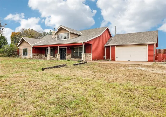 Photo 2 of Single family home for sale at 24211 E 223rd Street, Harrisonville, MO 64701 | MLS# 2648014 | Listing updated on 2026-10-28