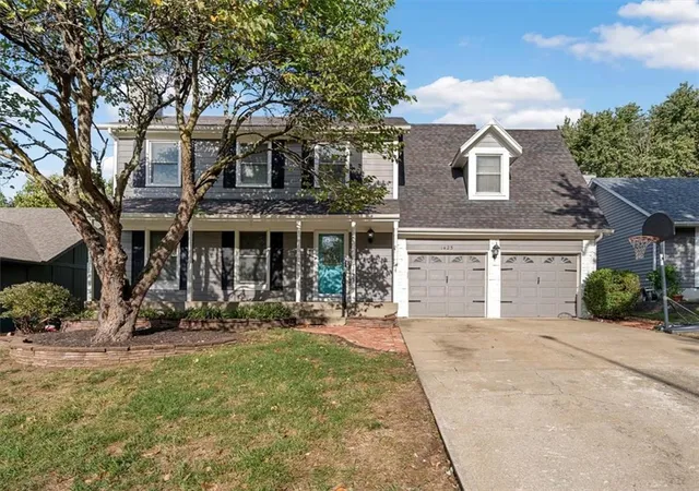 Photo 1 of Single family home for sale at 1425 N Hunter Dr, Olathe, KS 66061 | MLS# 2648018 | Listing updated on 2026-10-23