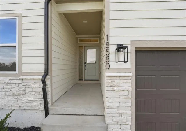 Photo 2 of Single family home for sale at 18580 W 195th Street, Spring Hill, KS 66083 | MLS# 2648021 | Listing updated on 2026-10-22