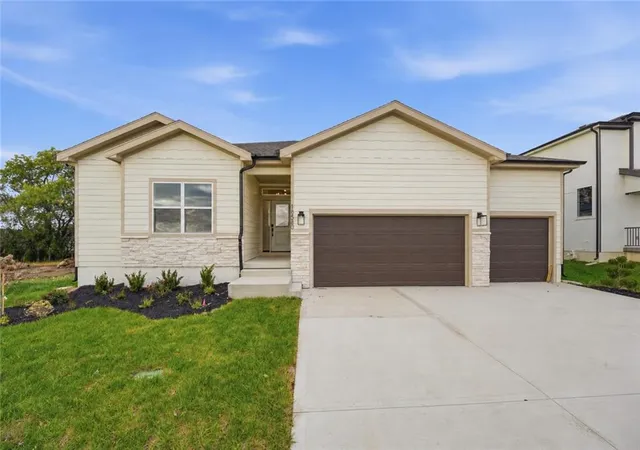 Single family home for sale at 18580 W 195th Street, Spring Hill, KS 66083 | MLS# 2648021