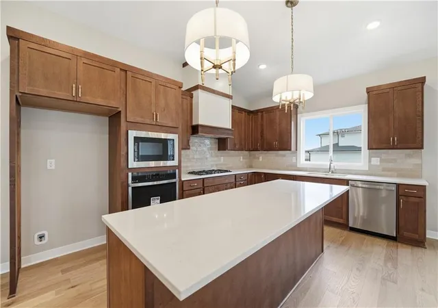 Photo 3 of Single family home for sale at 18580 W 195th Street, Spring Hill, KS 66083 | MLS# 2648021 | Listing updated on 2026-10-22