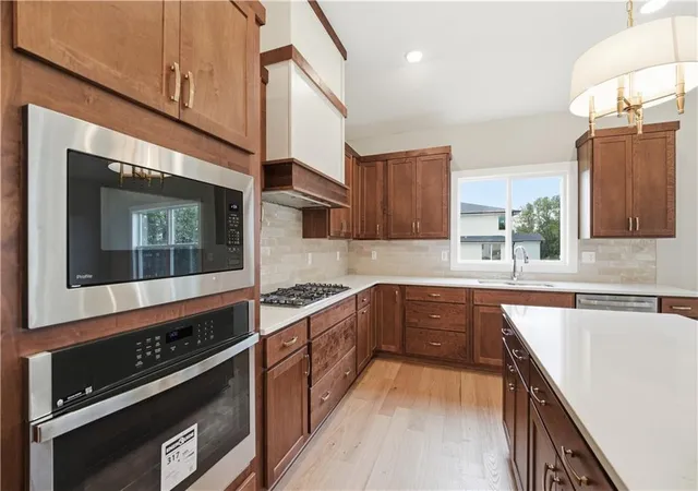 Photo 3 of Single family home for sale at 18580 W 195th Street, Spring Hill, KS 66083 | MLS# 2648021 | Listing updated on 2026-10-22