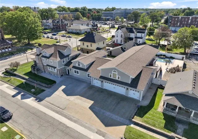 Single family home for sale at 309 S Holden St, Warrensburg, MO 64093 | MLS# 2648024 | Listing updated on 2026-10-28