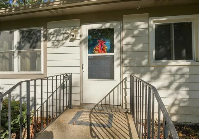 Photo 1 of Single family home for sale at 404 SW 2nd Street, Lees Summit, MO 64063 | MLS# 2648031 | Listing updated on 2026-10-22