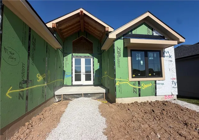 Photo 3 of Single family home for sale at 15300 W 161st Court, Olathe, KS 66062 | MLS# 2648044 | Listing updated on 2026-10-23