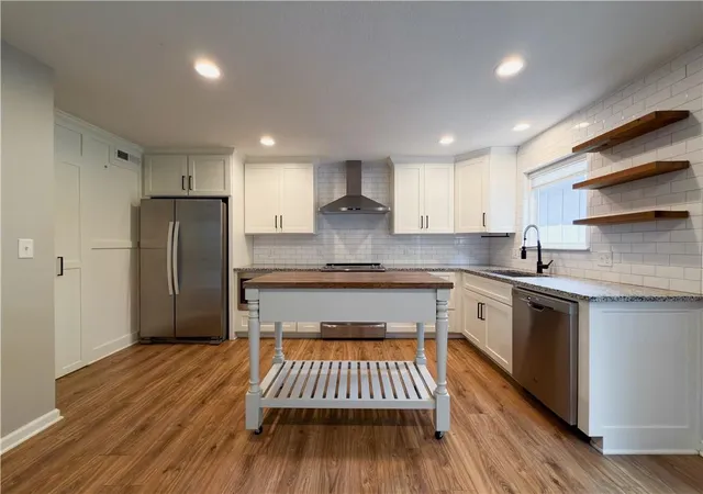 Photo 2 of Single family home for sale at 11915 W 66th Terrace, Shawnee, KS 66216 | MLS# 2648045 | Listing updated on 2026-10-29