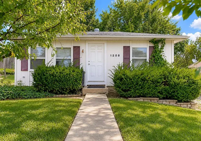 Photo 1 of Single family home for sale at 1208 Ne 46th Terrace, Kansas City, MO 64116 | MLS# 2648050 | Listing updated on 2026-10-27