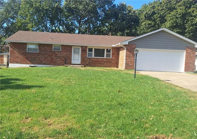 Photo 2 of Single family home for sale at 7508 N Highland Ave, Kansas City, MO 64118 | MLS# 2648060 | Listing updated on 2026-10-21