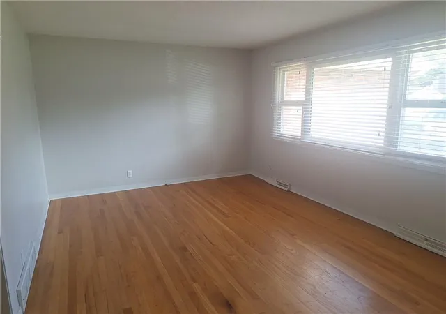 Photo 4 of Single family home for sale at 7508 N Highland Ave, Kansas City, MO 64118 | MLS# 2648060 | Listing updated on 2026-10-21