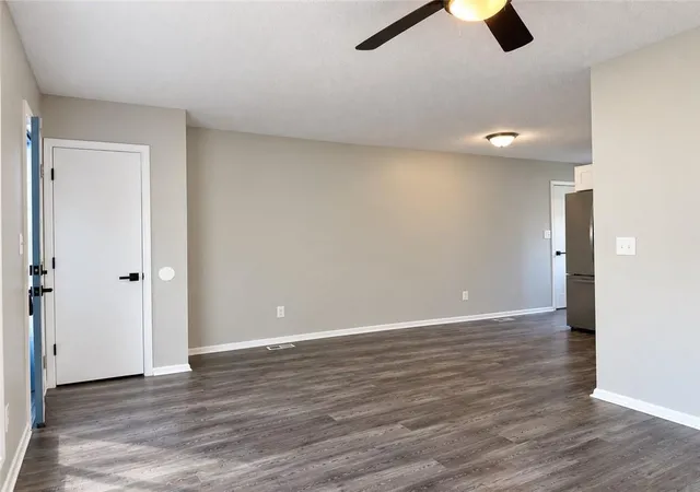 Photo 1 of Single family home for sale at 18813 Powahatan Ct W, Independence, MO 64056 | MLS# 2648066 | Listing updated on 2026-10-26