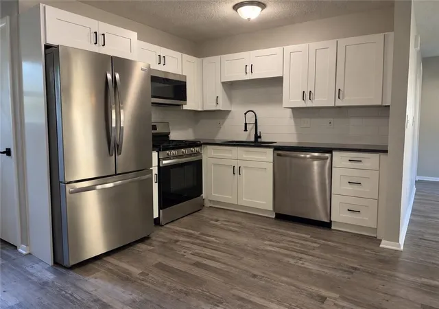 Photo 3 of Single family home for sale at 18813 Powahatan Ct W, Independence, MO 64056 | MLS# 2648066 | Listing updated on 2026-10-26