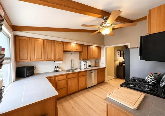 Photo 4 of Single family home for sale at 6923 NW 78th Street, Kansas City, MO 64152 | MLS# 2648067 | Listing updated on 2026-10-27
