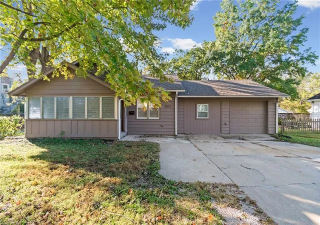 Single family home for sale at 10213 E 71st Terrace, Raytown, MO 64133 | MLS# 2648073