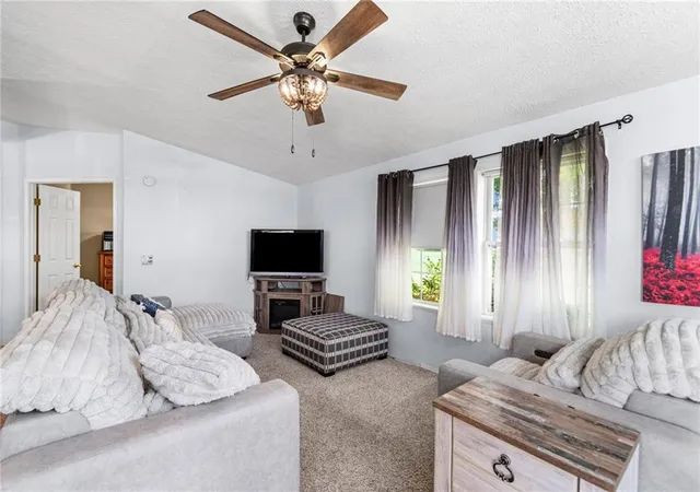 Photo 3 of Single family home for sale at 921 NE White Oaks Ln, Oak Grove, MO 64075 | MLS# 2648085 | Listing updated on 2026-10-22