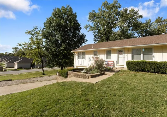 Photo 2 of Multi family home for sale at 2 Ne 62 Terrace, Kansas City, MO 64118 | MLS# 2648090 | Listing updated on 2026-10-21