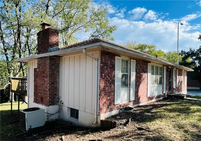 Photo 2 of Single family home for sale at 3829 Stonewall Ct, Independence, MO 64055 | MLS# 2648095 | Listing updated on 2026-10-21