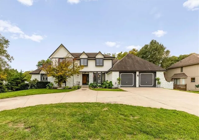 Photo 3 of Single family home for sale at 9805 E 83rd Terrace, Raytown, MO 64138 | MLS# 2648096 | Listing updated on 2026-10-22