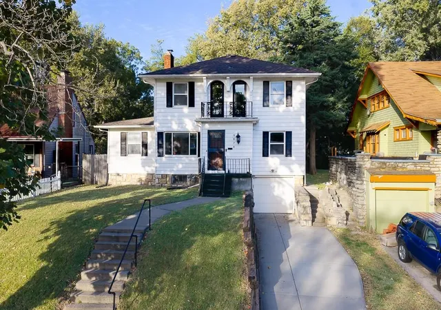 Single family home for sale at 5828 Paseo Blvd, Kansas City, MO 64110 | MLS# 2648104