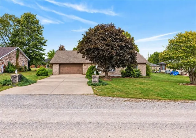 Photo 3 of Single family home for sale at 33 Bryant Rd, Eldon, MO 65026 | MLS# 2648105 | Listing updated on 2026-10-22