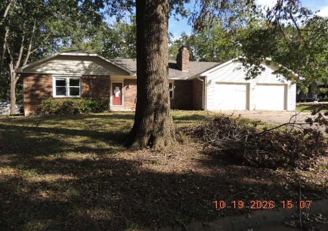 Photo 1 of Single family home for sale at 1005 Lisa Ln, Richmond, MO 64085 | MLS# 2648106 | Listing updated on 2026-10-21