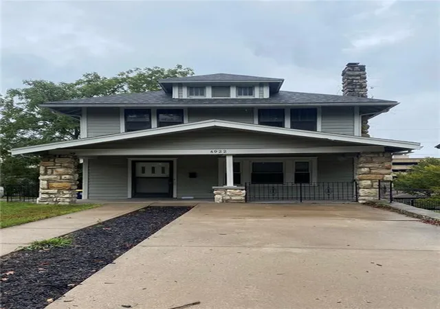 Single family home for sale at 4922 Forest Ave, Kansas City, MO 64110 | MLS# 2648110