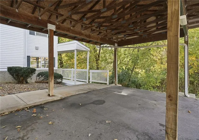 Listing Photo 4 - Condo for sale in building located at 2300 NE 68th St, Gladstone, MO 64118 - Unit #6