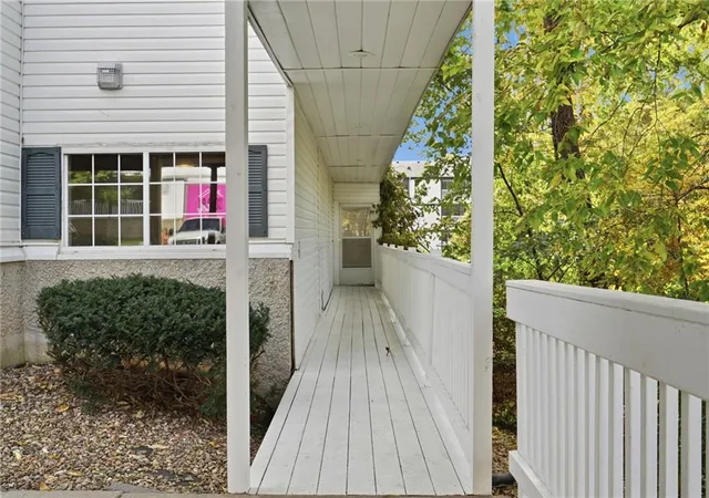 Listing Photo 5 - Condo for sale in building located at 2300 NE 68th St, Gladstone, MO 64118 - Unit #6