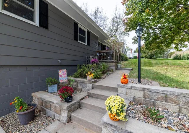 Photo 3 of Single family home for sale at 2836 Blackwell Rd, Saint Joseph, MO 64506 | MLS# 2648114 | Listing updated on 2026-10-22