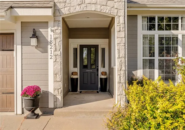 Photo 1 of Single family home for sale at 18212 W 156th Street, Olathe, KS 66062 | MLS# 2648122 | Listing updated on 2026-10-29